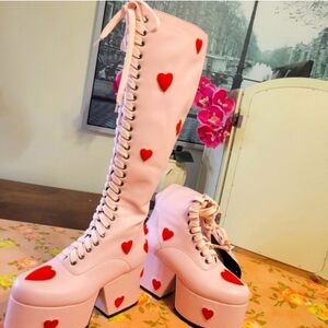 Platform Heart Boots